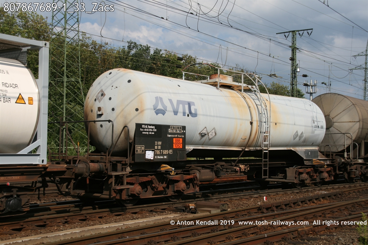 807867689-1_33_Zacs.jpg